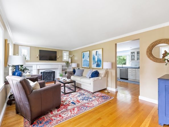 332 Hillcrest Road, Needham MA 02492