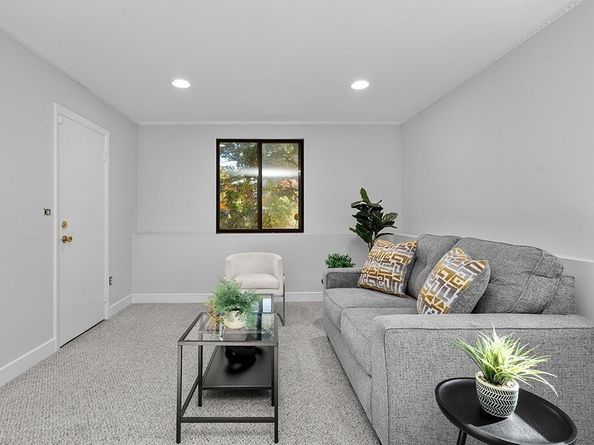30 Colby Rd, Wellesley MA 02482