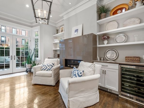 93 Pembroke St 1, Boston MA 02118