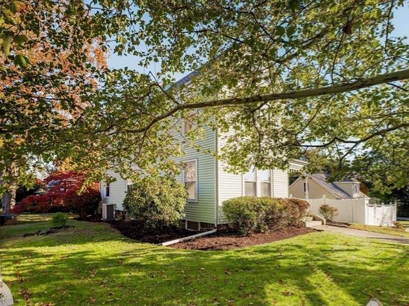 37 Monatiquot Ave, Braintree MA 02184