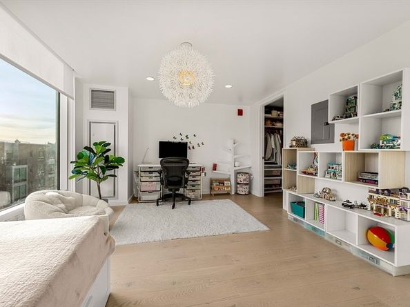 1 Earhart St 705, Cambridge MA 02141