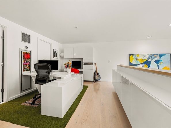 1 Earhart St 705, Cambridge MA 02141