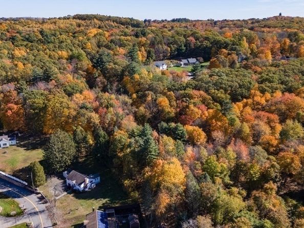 238 W. Hill Rd, Marlborough MA 01752