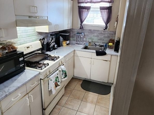 14 Valley Ave, Lynn MA 01902