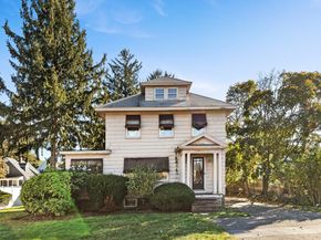 807 Salem St, Lynnfield MA 01940