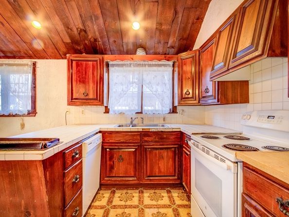 89 Judson St, Malden MA 02148