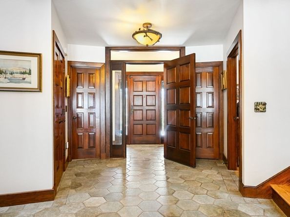 72 Meriam St, Lexington MA 02420