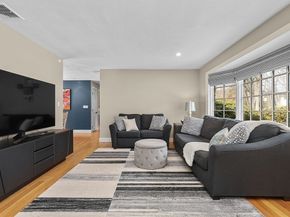 16 Bayberry Ln, Framingham MA 01701