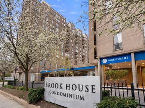 77 Pond Ave 805, Brookline MA 02445