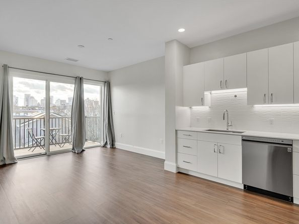 205 Maverick St 308, Boston MA 02128