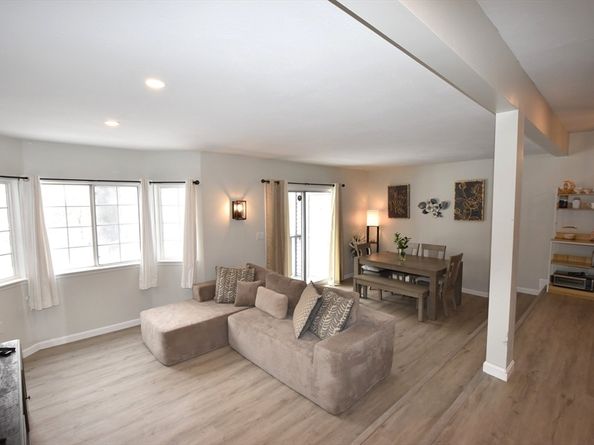 206 Tall Oaks Dr L, Weymouth MA 02190