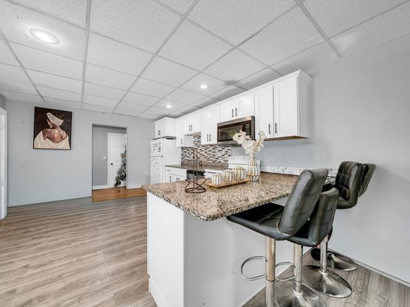 94 Main St, North Andover MA 01845