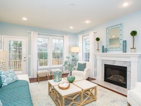 10 Weathervane Drive 20, Walpole MA 02081