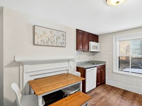 49 Charles St, Boston MA 02114