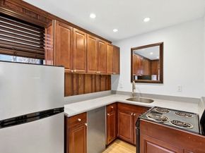 49 Charles St, Boston MA 02114