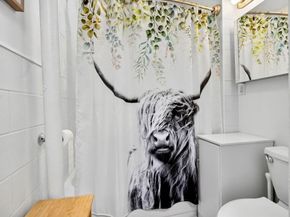 49 Charles St, Boston MA 02114