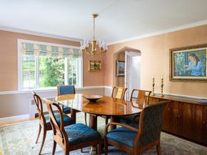 61 Woodlawn Dr, Newton MA 02467