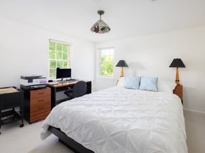 61 Woodlawn Dr, Newton MA 02467