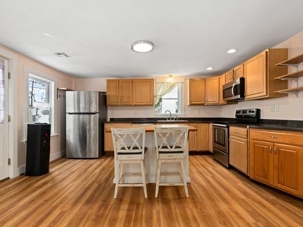 20 Elm St, Milford MA 01757