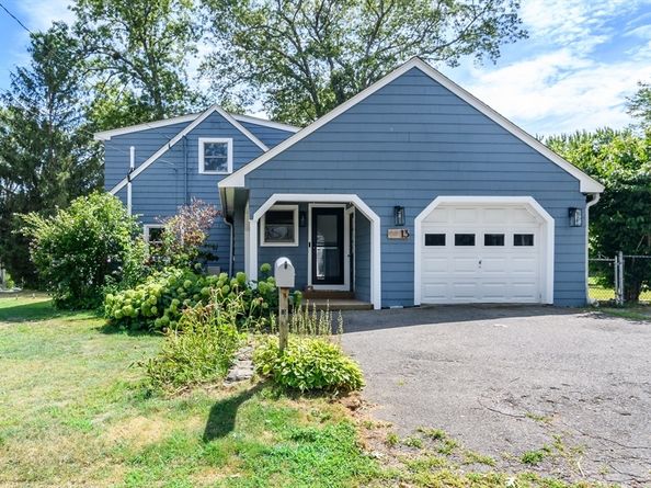 13 Cooper Rd, Natick MA 01760