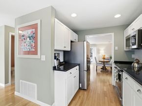 40 Bay Farm Rd 40, Duxbury MA 02332