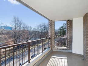 77 Pond Avenue 401, Brookline MA 02445