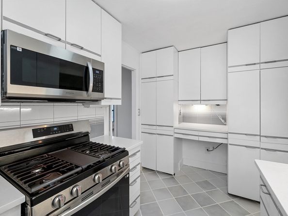 77 Pond Avenue 401, Brookline MA 02445