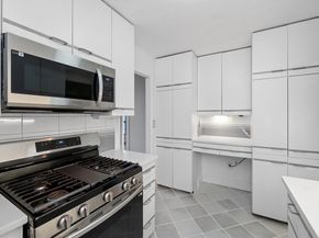 77 Pond Avenue 401, Brookline MA 02445