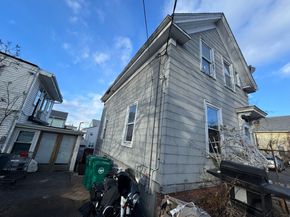 115 Collins St, Lynn MA 01902