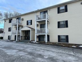 15 Houghton St 9, Worcester MA 01604