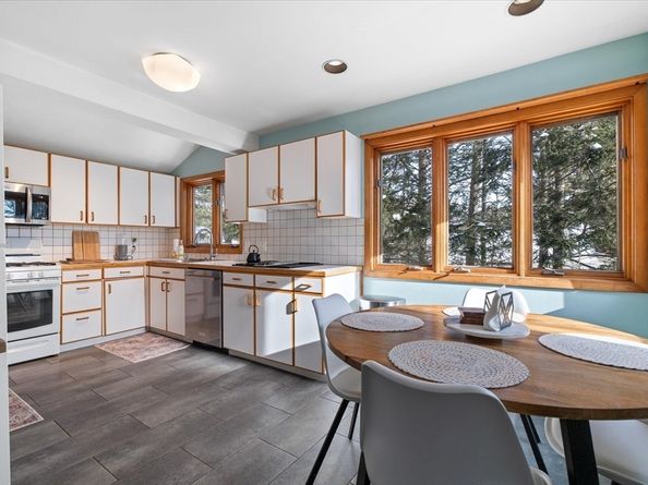 40 Hillcrest Ave, Worcester MA 01602