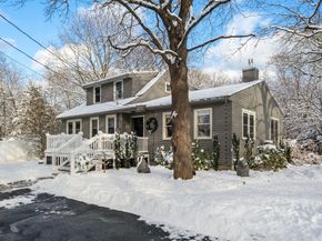 62 Oakland St Ext, Natick MA 01760