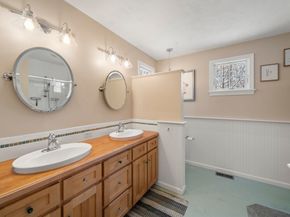 62 Oakland St Ext, Natick MA 01760