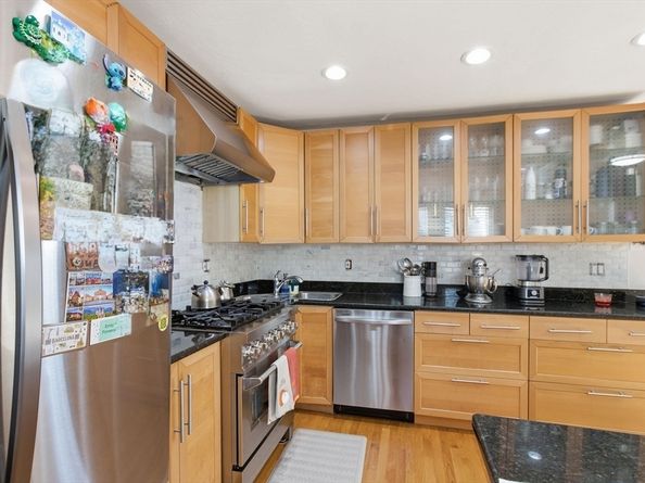 408 Seaver St 2, Boston MA 02121