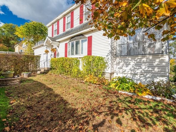 58 Goodrich St, Fitchburg MA 01420