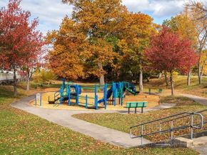 58 Goodrich St, Fitchburg MA 01420