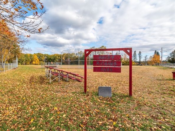 58 Goodrich St, Fitchburg MA 01420