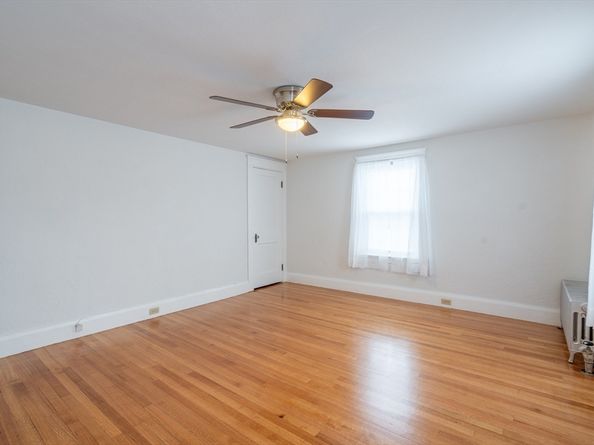 58 Goodrich St, Fitchburg MA 01420