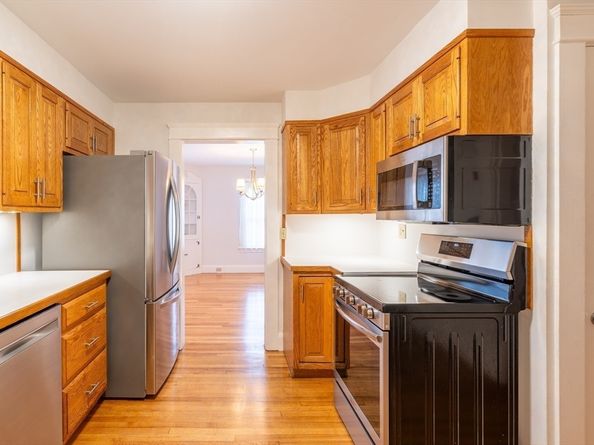 58 Goodrich St, Fitchburg MA 01420