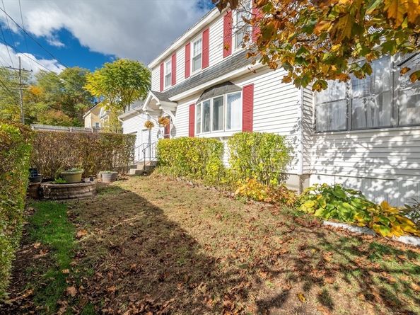 58 Goodrich St, Fitchburg MA 01420