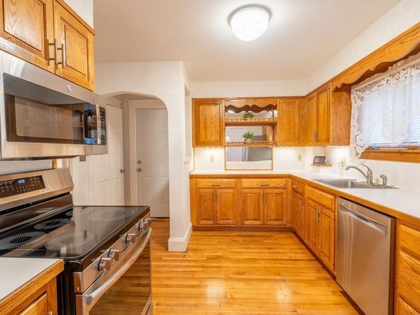 58 Goodrich St, Fitchburg MA 01420