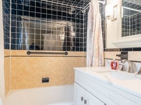 58 Goodrich St, Fitchburg MA 01420