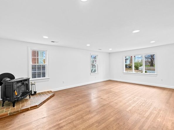 24 Blake Rd, Weymouth MA 02188