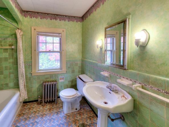 24 Hadwen Road, Worcester MA 01602