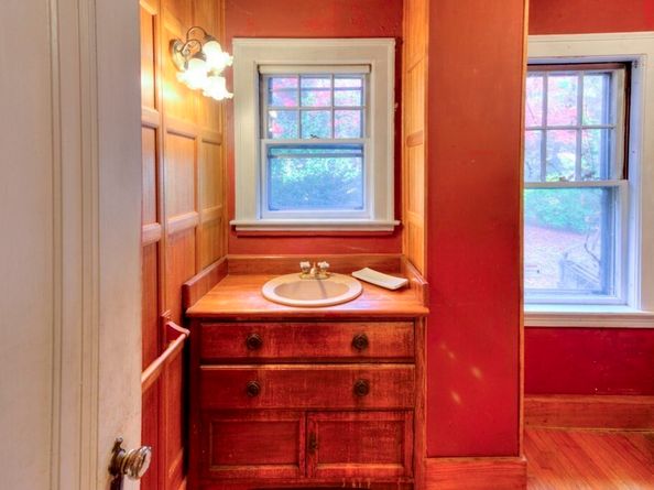 24 Hadwen Road, Worcester MA 01602