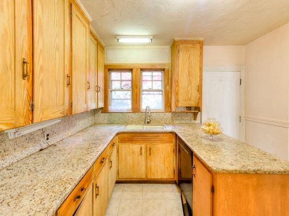 24 Hadwen Road, Worcester MA 01602