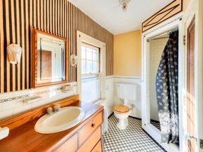 24 Hadwen Road, Worcester MA 01602