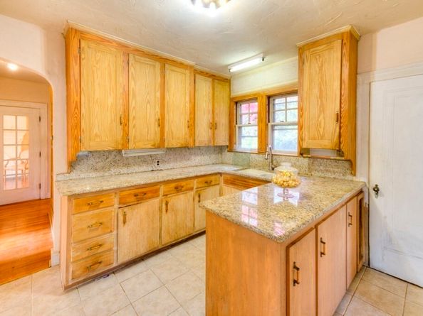 24 Hadwen Road, Worcester MA 01602