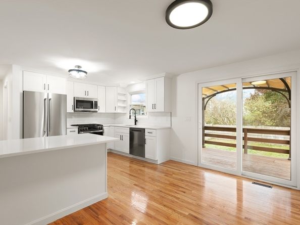 163 Hayward St 163, Bridgewater MA 02324