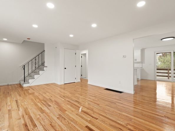 163 Hayward St 163, Bridgewater MA 02324